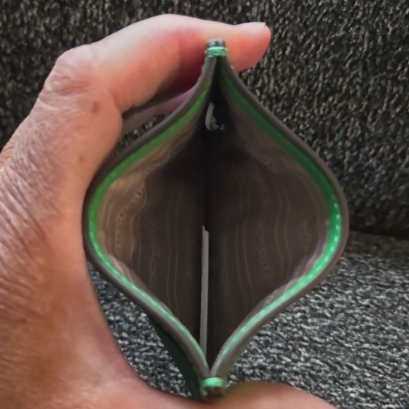 Kate Spade Card Holder NWT - Picture 4 of 10